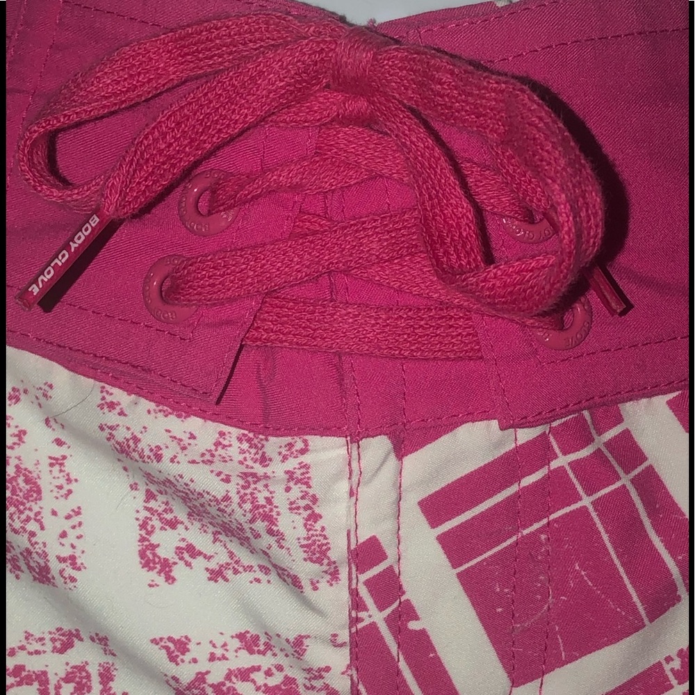 Body Glove Ladies Pink&White Pattern Board Shorts - Picture 4 of 4